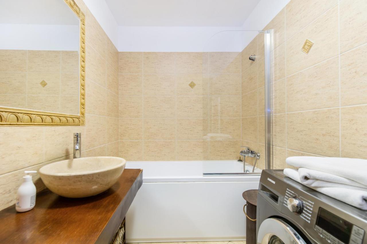 Brasov Welcome Apartments Urban מראה חיצוני תמונה
